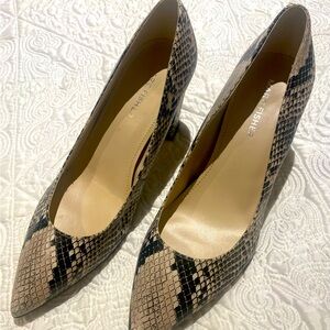 Sz 6.5 Women’s Marc Fisher Zara Snake Pumps.  Literally beautiful!